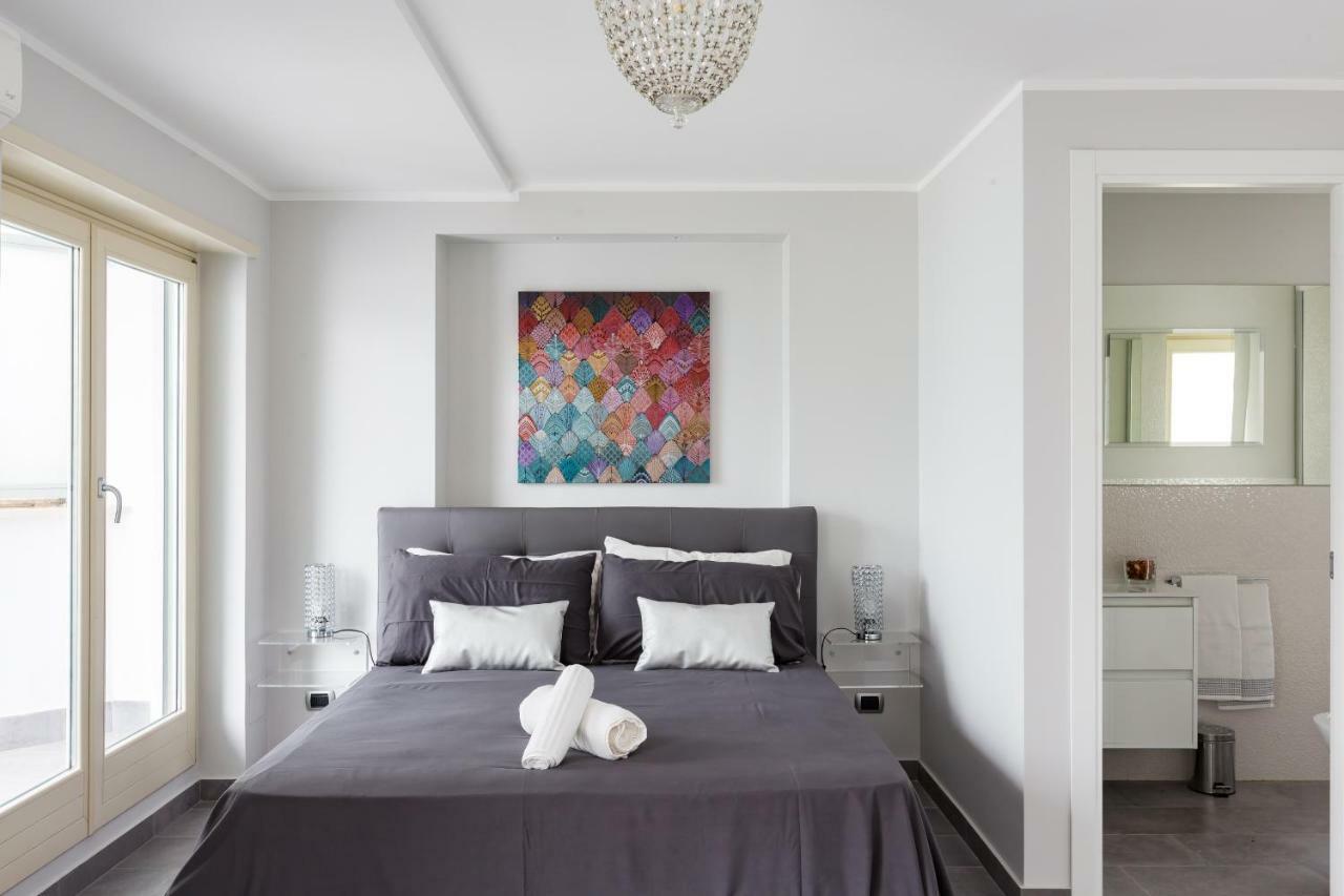 Penthouse 40 In Trastevere With Seasonally Jacuzzi Roma Exterior foto
