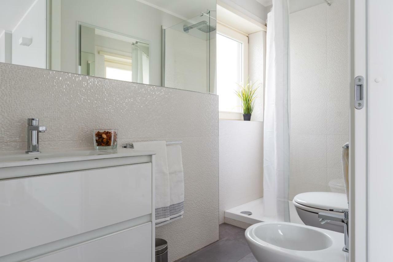 Penthouse 40 In Trastevere With Seasonally Jacuzzi Roma Exterior foto